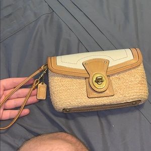 Coach Straw Summertime Clutch🌅